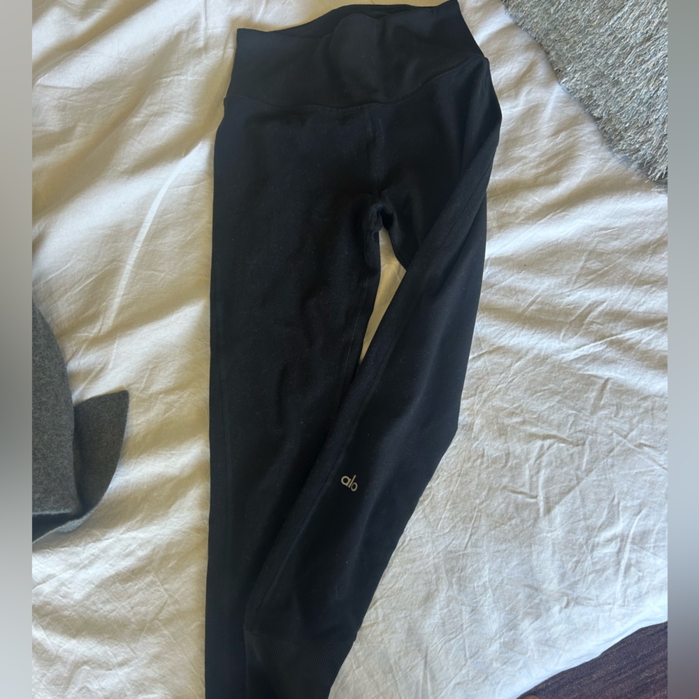 Alo Black Leggings with Logo Ribbed Waist and Ankle size small